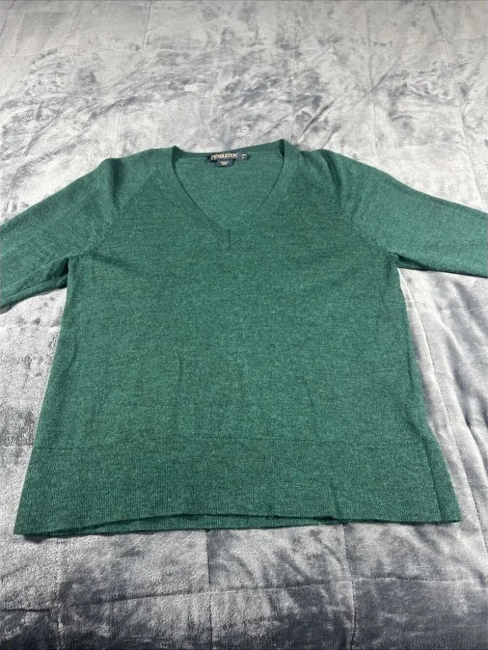 Pendleton Olive Green Wool V-Neck Sweater Size‎ L preppy, old money hipster